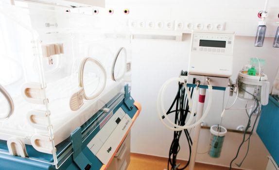 Infant Incubator Equipment - Neonatal Intensive Care Unit