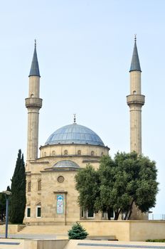 The Shahid mosque-mosque,located in the capital of Azerbaijan,in the city of Baku,in the Shahid Alley.The mosque was built by Turkey.