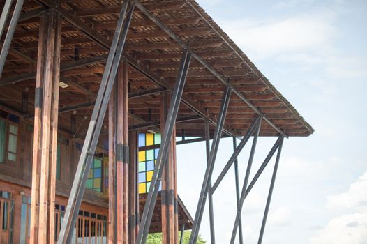 closeup of pillar and ceiling roof