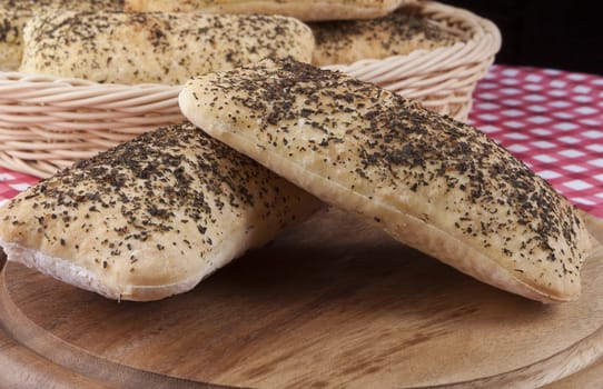 Two oregano bunson round wood plate