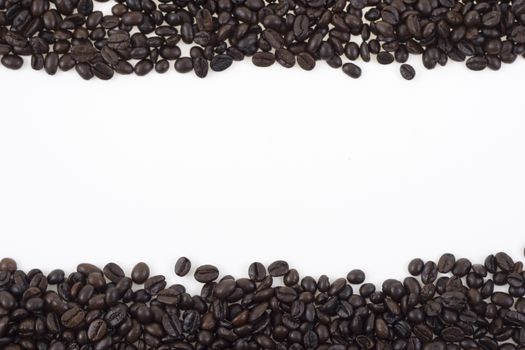 coffee beans with horizontal space in the midlle solated on white