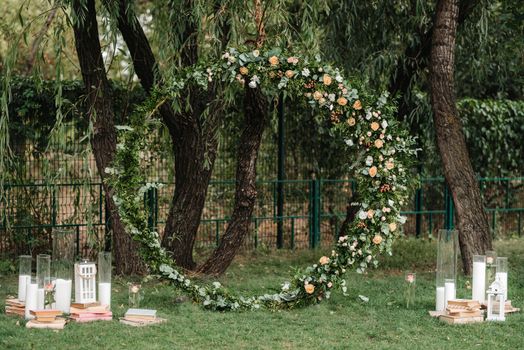 wedding ceremony area, arch chairs decor