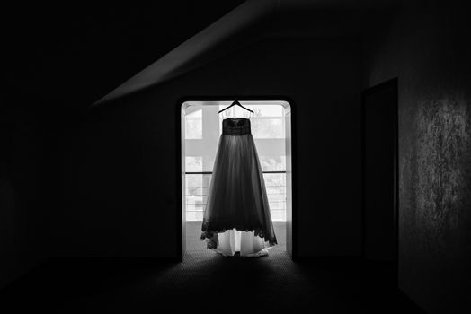 perfect wedding dress on the wedding day