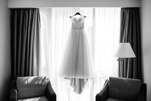 perfect wedding dress on the wedding day