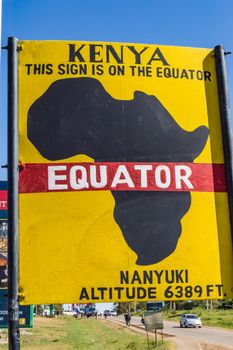 KENYA, NANYUKI - 30 décembre 2018:Equator line road sign in Nanyuki city