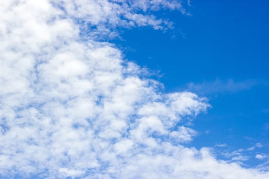 White clouds and beautiful clear blue sky. A bright day for a good start.