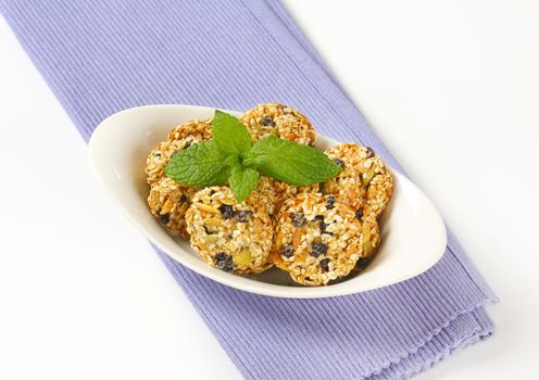 Sesame raisin cookies with pumpkin seeds
