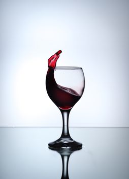 stream of wine being pouring into a glass closeup, wine, splashing, splash.