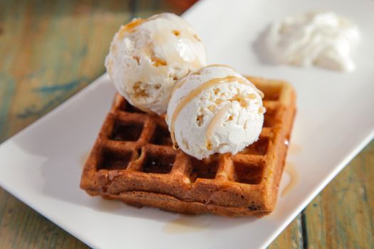Vanilla ice cream with waffle