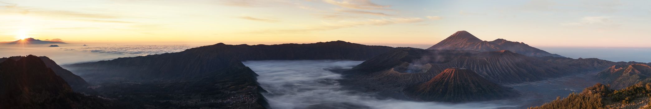 The sunrise of the Bromo volcano, Shot in Java, indunesia, the beautiful sunrise