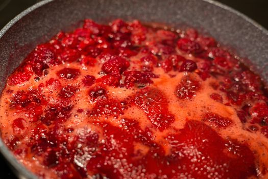 Berry fruits that are boiled with gelling sugar