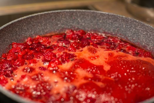 Berry fruits that are boiled with gelling sugar