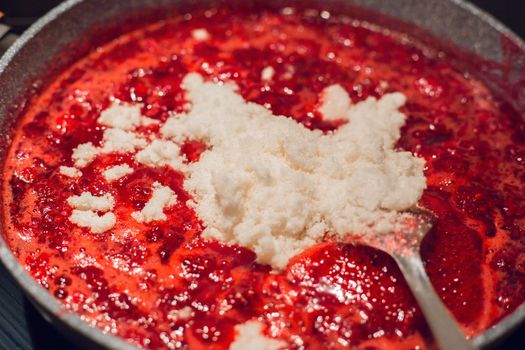 Berry fruits that are boiled with gelling sugar