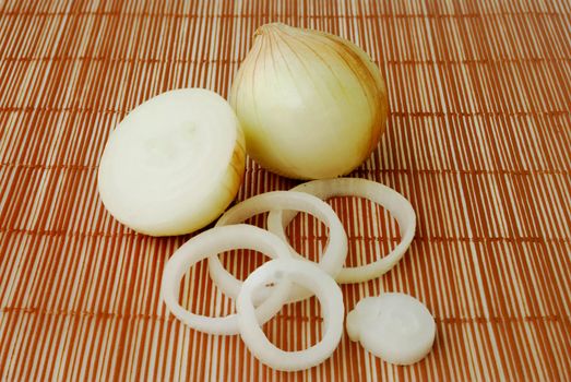 Onions are high in vitamin C. Curcumin That helps combat free radicals in the body and helps prevent various diseases as well.