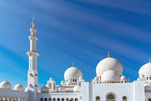 Famous Sheikh Zayed grand mosque in Abu Dhabi, United Arab Emirates.