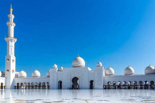 Famous Sheikh Zayed grand mosque in Abu Dhabi, United Arab Emirates.