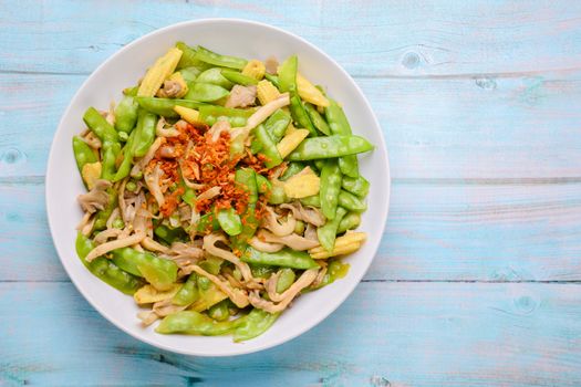 Stir Fry Snow Peas with corn and mushroom
