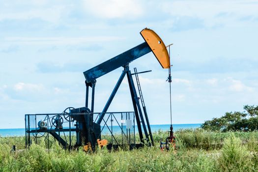 Rocking machines for oil production in a private sector in Canada