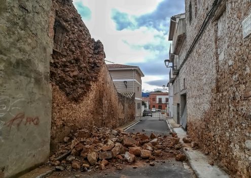 Collapse of an old stone house of Algimia