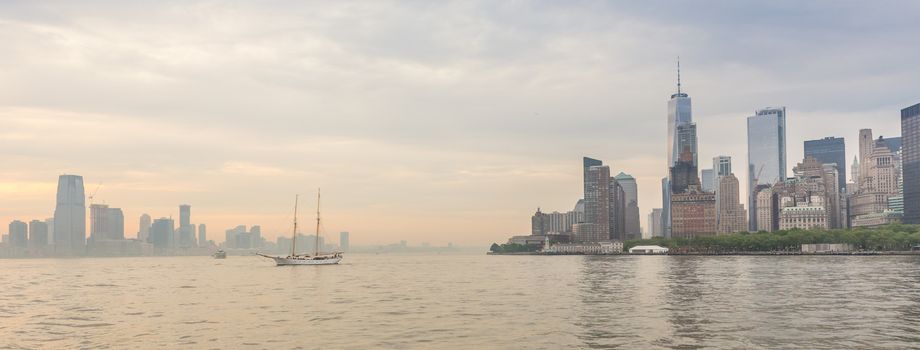 Panoramic view of Lower Manhattan and Jersey City, New York City, USA.