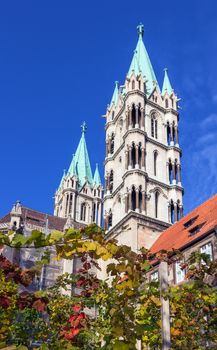 Towers and grapes. The Naumburger Cathedral of St. Peter and St. Paul is an important architectural work of the Late-Romanesque as well as the Early- and Late-Gothic. 