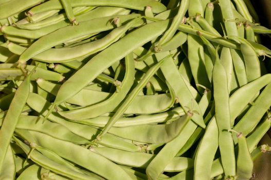 Fresh green beens for sale in the market.