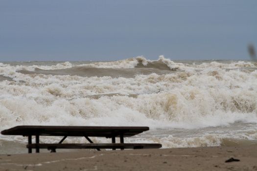 Lake Erie Spring 2019 big waves Ontario