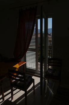 Sunlight that comes from the sea side into the dark room is very cool in the morning
