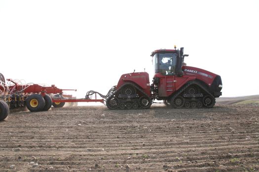 Seeding in Saskatchewan drought conditions Agriculture Canada