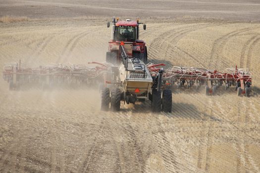 Seeding in Saskatchewan drought conditions Agriculture Canada