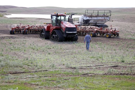 Seeding in Saskatchewan drought conditions Agriculture Canada