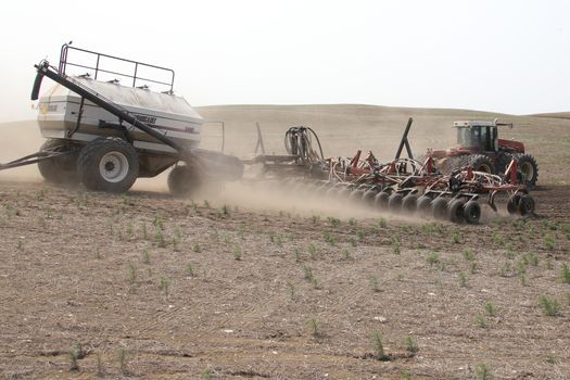 Seeding in Saskatchewan drought conditions Agriculture Canada