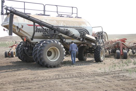 Seeding in Saskatchewan drought conditions Agriculture Canada