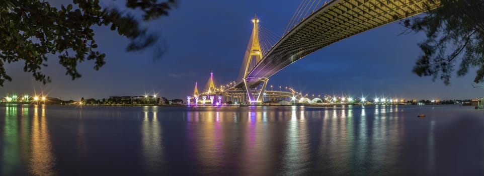 Pnorama Bhumibol Bridge, Chao Phraya River Bridge. Turn on the lights in many colors at night. Pnorama