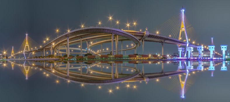 Pnorama Bhumibol Bridge, Chao Phraya River Bridge. Turn on the lights in many colors at night. Pnorama
