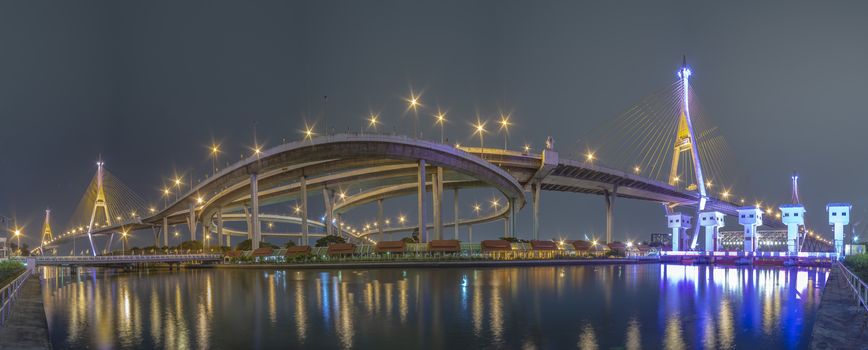 Pnorama Bhumibol Bridge, Chao Phraya River Bridge. Turn on the lights in many colors at night. Pnorama