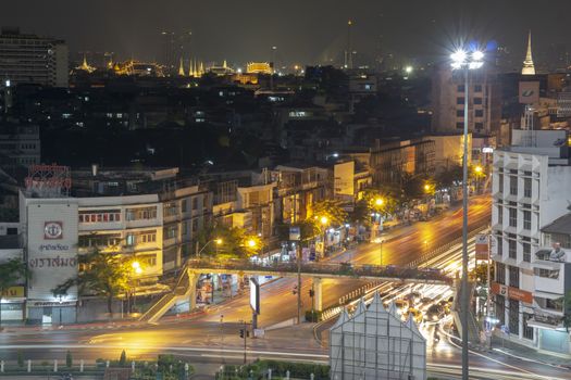 Wongwian Yai, Bangkok, Thailand.Match 3 2019  Road traffic And the Thai capital is decorated with night lights Visible from a distance