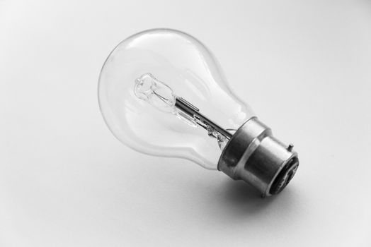 Bayonet mount halogen electric light bulb in clear glass