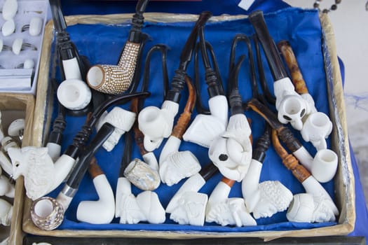 meerschaum bulldogs. Meerschaum ornamental articles. Almost all of meerschaum is removed from Eskişehir / Turkey.