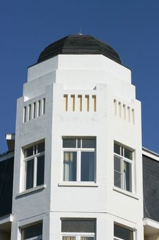 A large white bow, with domed roof  Ein gro�er wei�er Erker,mit Kuppeldach