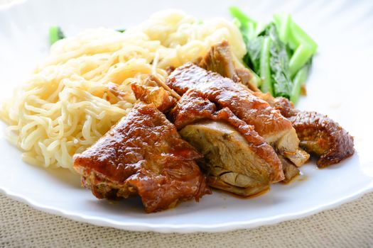 Roast duck with egg noodle
