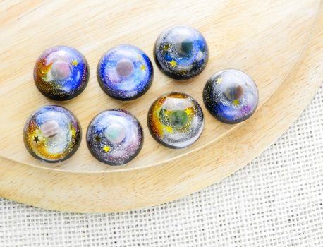 Create galaxy drink coasters using resin, glitter and pigment powders, handmade items. Suitable for keychains, necklace and pendant.
