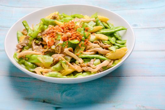 Stir Fry Snow Peas with corn and mushroom
