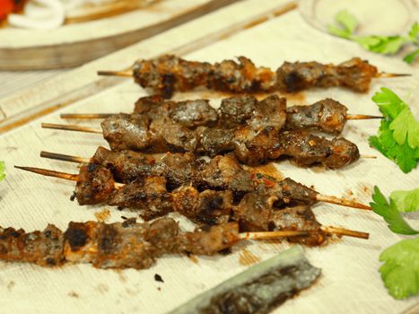 skewers liver (leaf liver). Turkey" is a regional dish. Beef is made from liver. 
cut in The Shape of a bird's head. cooked on the grill