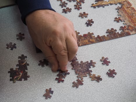 the old man who tried to combine the puzzle