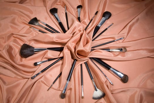 Cosmetic brushes