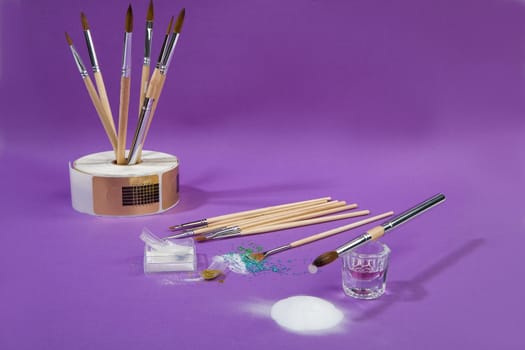 Cosmetic brushes