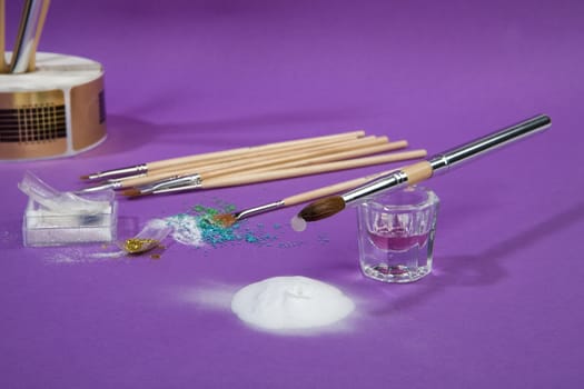 Cosmetic brushes