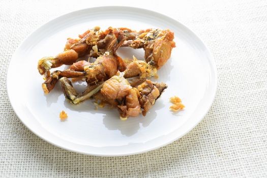 Crispy frogs legs with garlic and tarragon. Quick and easy frog leg recipe.
