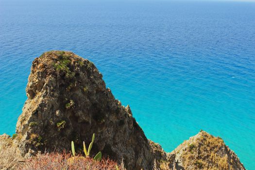 sea that bathes capo vaticano,calabria